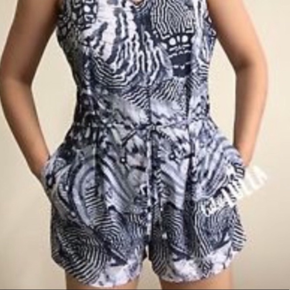 🔸 Lululemon wanderlust pilgrim romper blue size 4